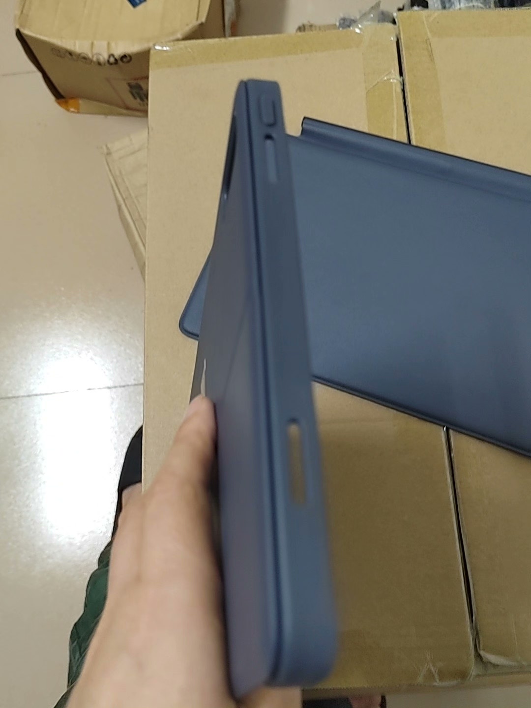 Tastiera e supporto posteriore - Sticky Note Cube recensione e prezzo