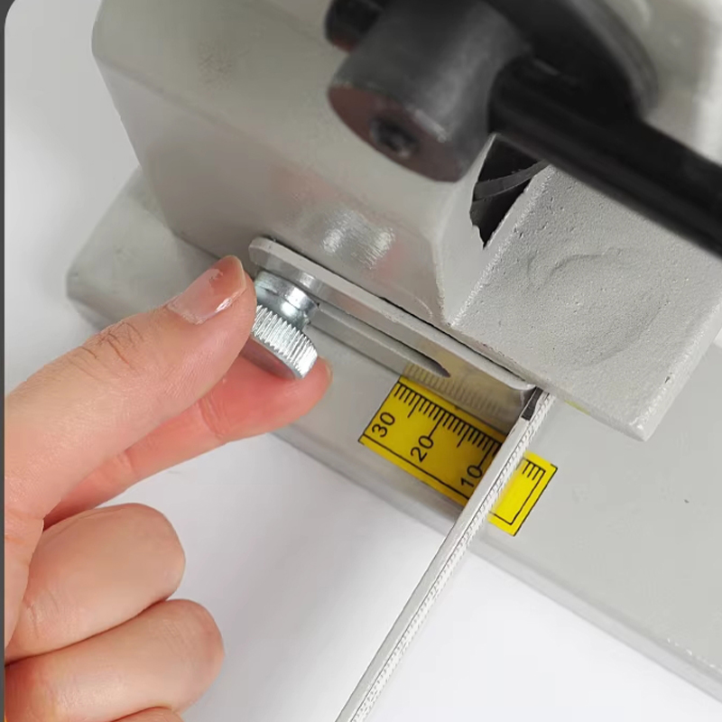Perforatrice Manuale a Foro Si - Paper Punch 3 Hole recensione e prezzo